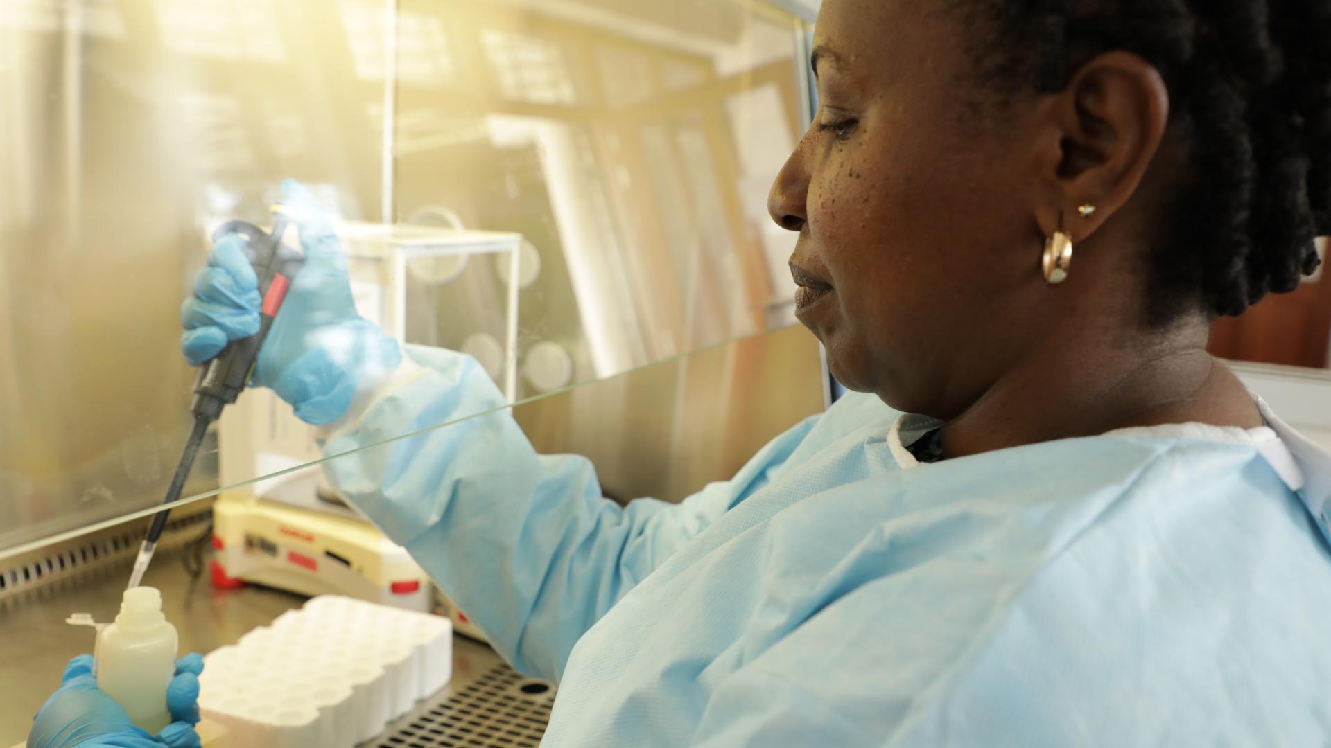 A black woman scientist working in the laboratory