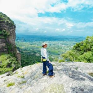 a beautiful archaeological site nestled in the mountains of Morelos, part of the Chichinautzin mountain range, a volcanic reserve rich in natural, cultural, and historical resources for the indigenous communities of Morelos.