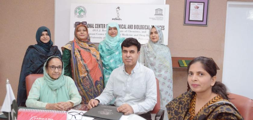 OWSD Executive Committee members and Jinnah University for Women representatives gathered togetherse